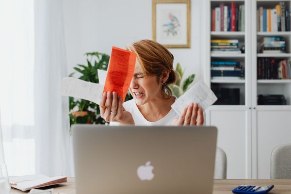 does a debt consolidation loan hurt your credit score